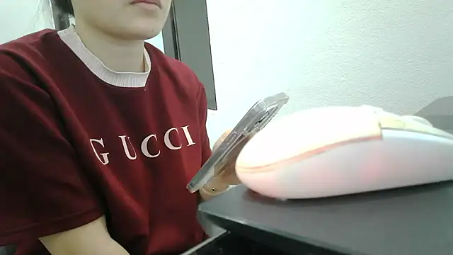 Emachiii online show from April 19, 2026, 4:19 pm