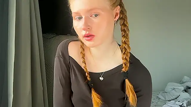 LuxXAngel online show from June 8, 2026, 12:38 am