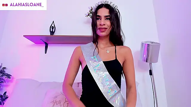 AlahiaSloane online show from October 27, 2025, 11:33 am