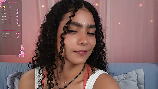 Snapshot of Victoria_Curly chatting on October 17, 2025, 1:20 am Victoria Curly online show from October 17, 2025, 1:20 am