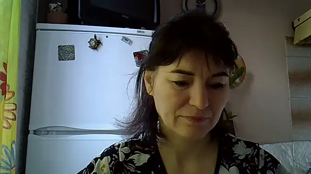 Krystal 82 online show from November 19, 2025, 8:47 am