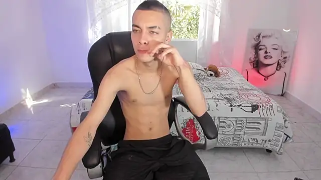 Dereck Boy8 online show from December 4, 2025, 7:35 pm