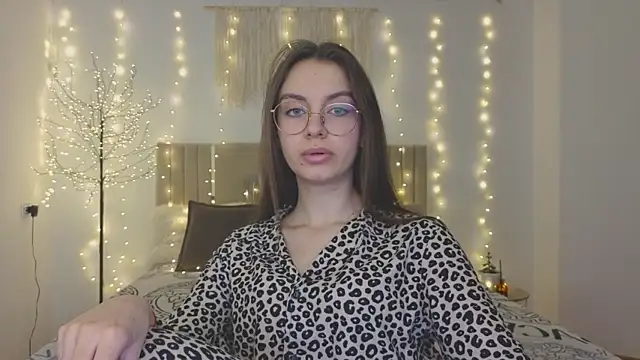 Real cutie1 online show from December 19, 2025, 1:57 pm