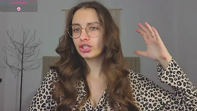 Real cutie1 online show from November 24, 2025, 1:44 pm