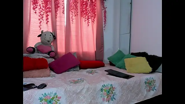 lanastone86 online show from October 28, 2025, 11:53 am