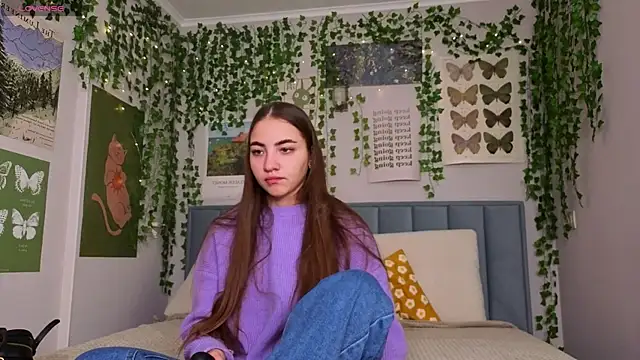 Ashley Pierce online show from December 5, 2025, 4:11 am