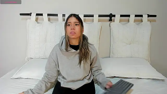 Rachell criss online show from January 15, 2026, 4:16 am