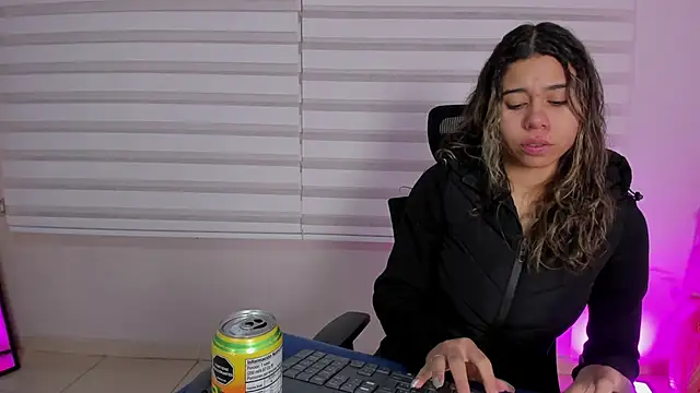 Rachell criss online show from November 16, 2025, 4:17 am