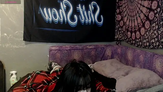 London Ray online show from September 12, 2025, 9:42 am