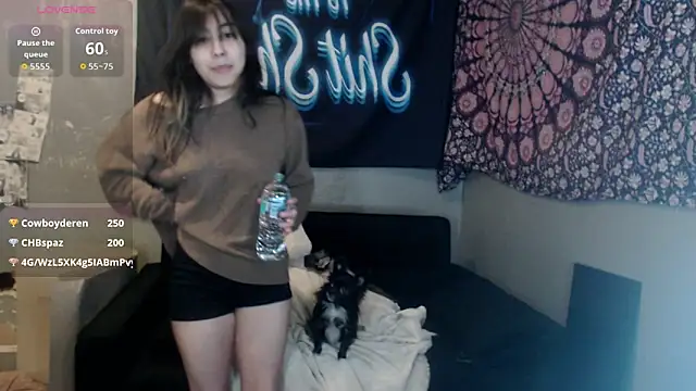 London Ray online show from October 6, 2025, 9:43 am