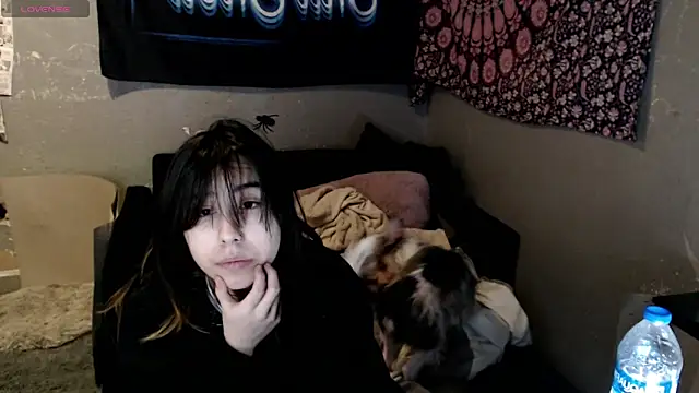 London Ray online show from October 22, 2025, 2:22 am