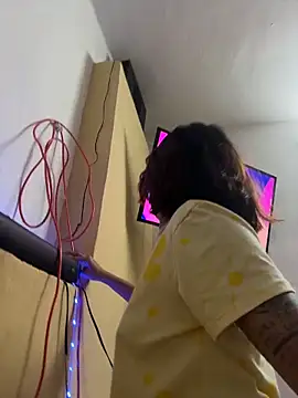 Nia Desire online show from December 16, 2025, 8:07 am