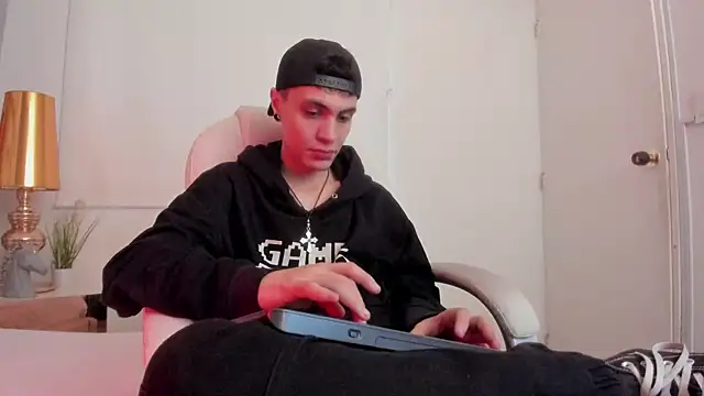 dark sun302 online show from November 1, 2025, 9:30 pm