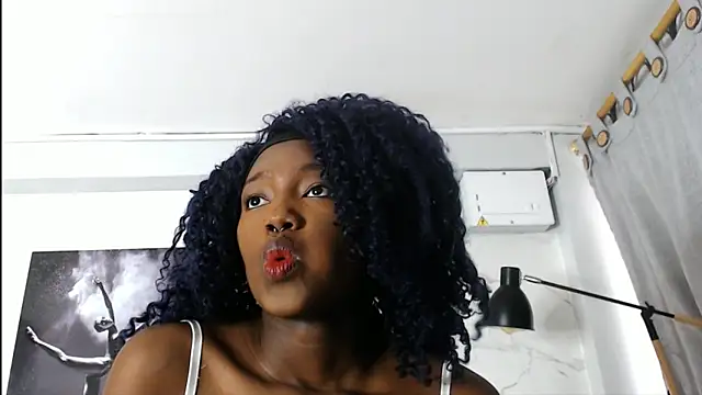 Evaa 18 online show from December 19, 2025, 5:48 pm