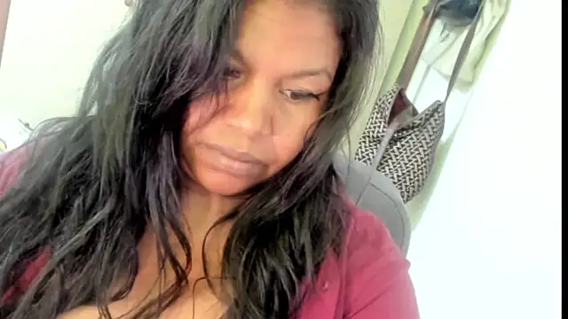 Snapshot of ebonylouissexyhot chatting on October 4, 2025, 8:43 pm ebonylouissexyhot online show from October 4, 2025, 8:43 pm