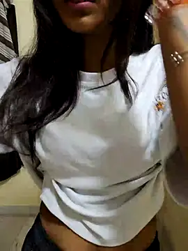 Snapshot of Raj-kumari chatting on April 12, 2026, 4:43 pm Raj-kumari online show from April 12, 2026, 4:43 pm