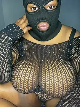 Snapshot of curvywithbigtitties chatting on July 31, 2026, 8:17 pm curvywithbigtitties online show from July 31, 2026, 8:17 pm