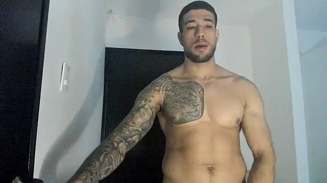 ThiagoLugo online show from May 26, 2026, 4:27 pm