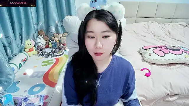 Onlyxixi online show from November 27, 2025, 1:11 pm