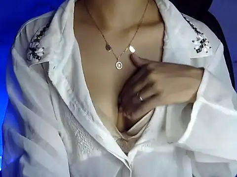 Snapshot of Shizuka_11 chatting on September 21, 2025, 8:03 pm Shizuka 11 online show from September 21, 2025, 8:03 pm