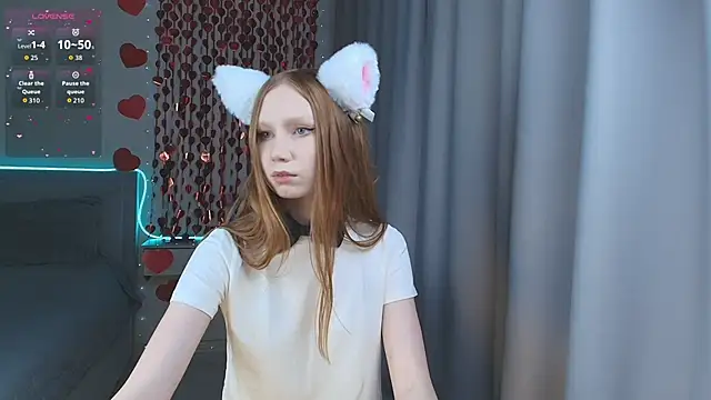 FoxyMira online show from February 9, 2026, 3:21 pm