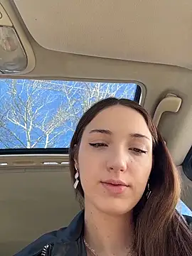 DollyTall online show from March 25, 2026, 8:14 am