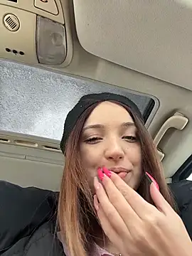 Snapshot of DollyTall chatting on February 7, 2026, 9:50 am DollyTall online show from February 7, 2026, 9:50 am