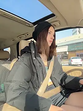 Snapshot of DollyTall chatting on February 4, 2026, 8:09 am DollyTall online show from February 4, 2026, 8:09 am