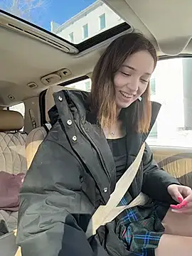 Snapshot of DollyTall chatting on February 15, 2026, 8:24 am DollyTall online show from February 15, 2026, 8:24 am