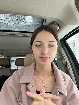 Snapshot of DollyTall chatting on February 21, 2026, 9:33 am DollyTall online show from February 21, 2026, 9:33 am