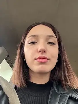 DollyTall online show from September 30, 2025, 11:05 am