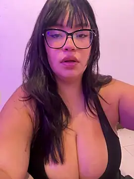 Emily Taylor2 online show from April 25, 2026, 2:03 am