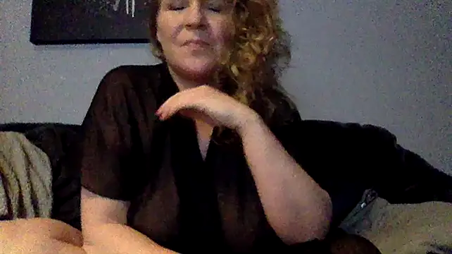 Snapshot of less-is-moore chatting on February 13, 2026, 4:40 pm less-is-moore online show from February 13, 2026, 4:40 pm