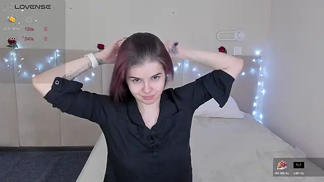 Infinity Ti online show from April 18, 2026, 1:52 am