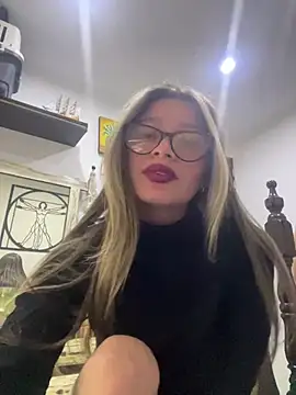 KoraSweett online show from February 13, 2026, 8:09 pm