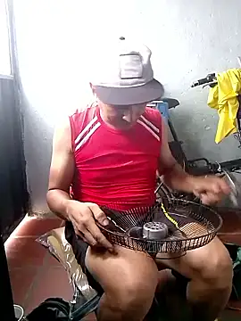 miroqui143 online show from March 5, 2026, 3:52 pm