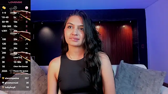 AidaJones online show from October 1, 2025, 8:13 pm