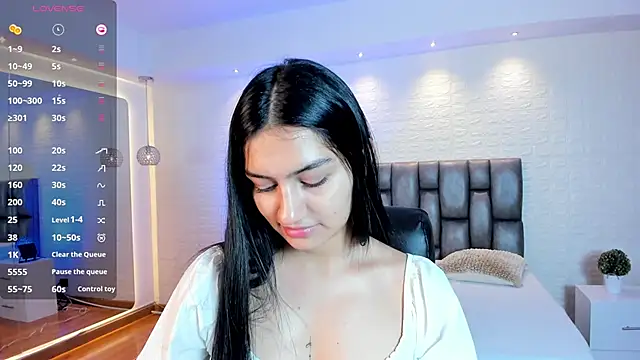 AidaJones online show from April 22, 2026, 11:28 am