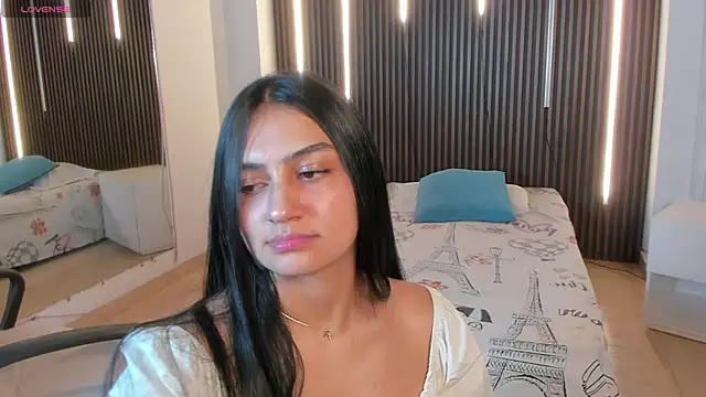 AidaJones online show from November 26, 2025, 2:17 pm