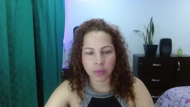 Yanis Ariel12 online show from November 23, 2025, 1:48 am