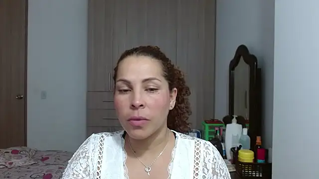 Yanis Ariel12 online show from January 6, 2026, 9:19 pm