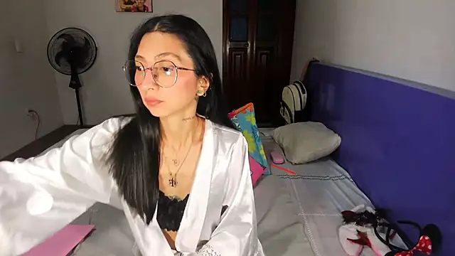 Anais lux online show from March 27, 2026, 12:08 am