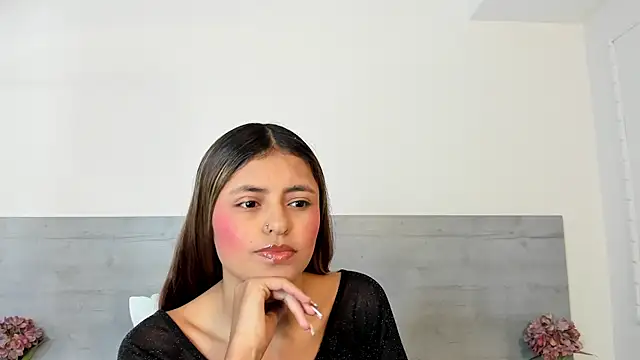 sunnyWhitee online show from March 29, 2026, 11:12 am