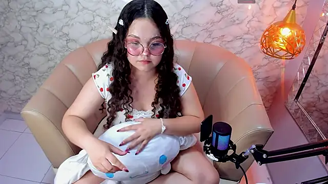 ShylySweet online show from October 29, 2025, 5:06 am