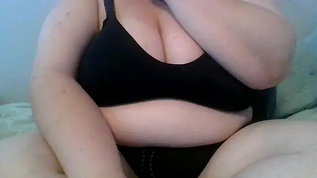 sarahcakes223 online show from July 24, 2026, 9:00 pm