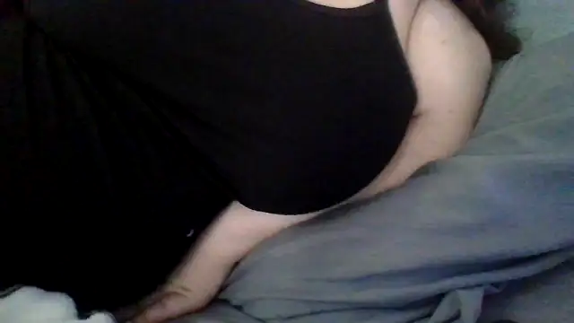 sarahcakes223 online show from May 31, 2026, 11:49 pm