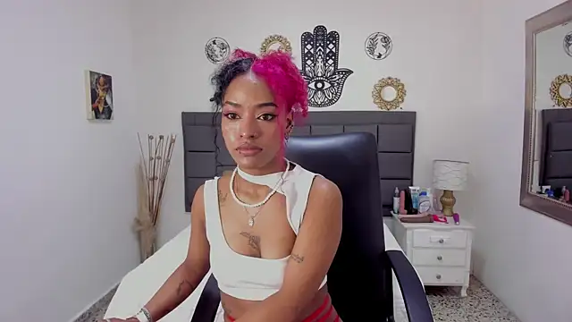 summer williams18 online show from December 5, 2025, 12:10 am