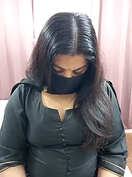 Snapshot of Aavya_007 chatting on March 7, 2026, 11:49 am Aavya 007 online show from March 7, 2026, 11:49 am