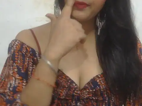 Snapshot of POOJA_199 chatting on July 3, 2026, 7:04 am POOJA 199 online show from July 3, 2026, 7:04 am