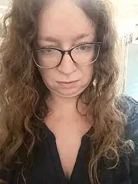 PerpetuaAnastagi online show from September 30, 2025, 6:19 am